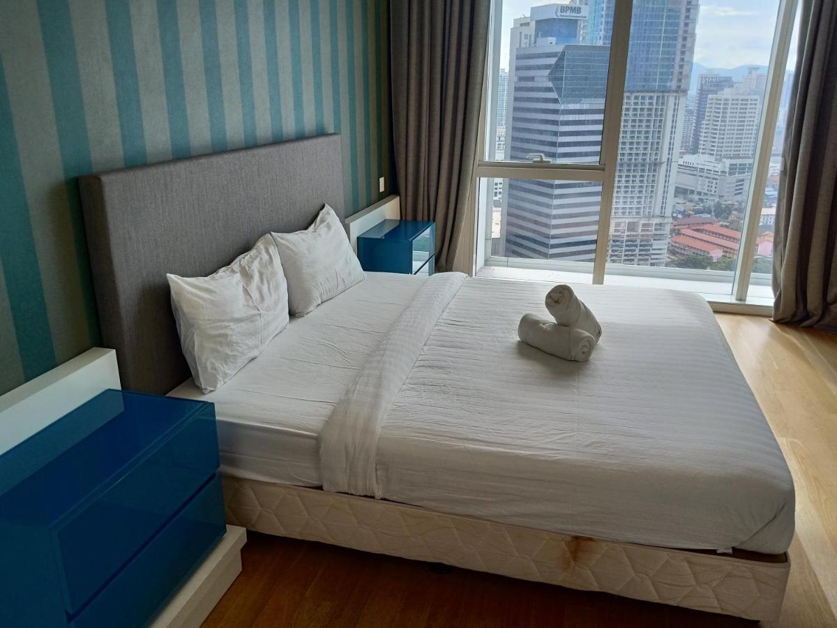 The Platinum Klcc Suites By Whitfield Kuala Lumpur Bagian luar foto