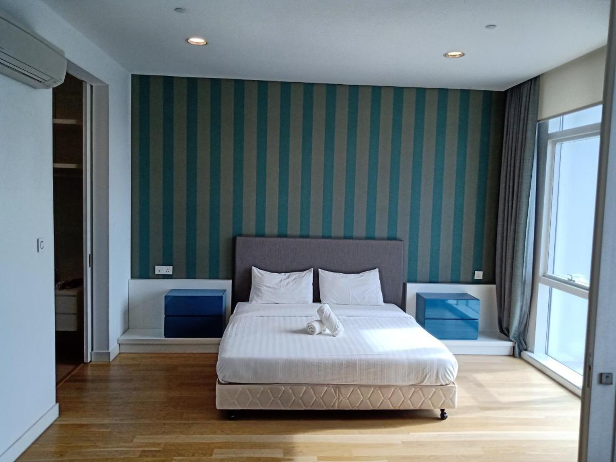 The Platinum Klcc Suites By Whitfield Kuala Lumpur Bagian luar foto
